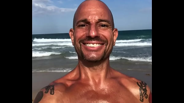 BEACH BODY PORNSTAR